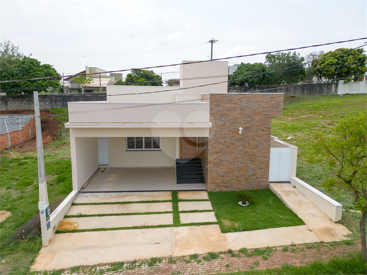 Casa à venda com 5 suítes no condomínio Lagos D´icaraí, Salto - SP