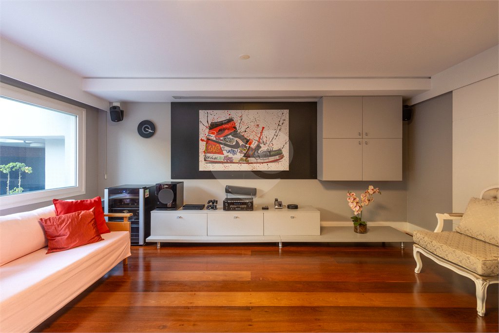 Casa à venda com 4 suítes em Jardim Guedala, São Paulo, SP