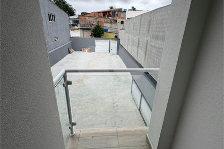 Casa à venda com 3 quartos, sendo 1 suíte, no condomínio Felipe Camarao, Poá - SP