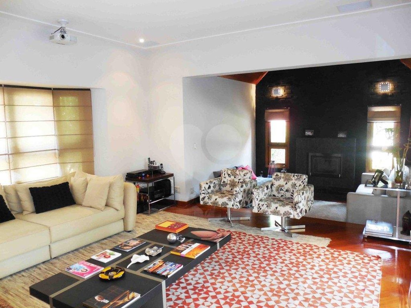 Casa à venda com 4 suítes no condomínio Vilaggio Monte Alegre, São Paulo - SP