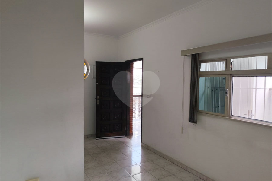 Sobrado à venda com 2 quartos em Vila Nivi, São Paulo, SP