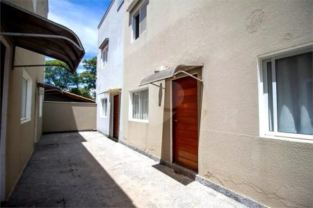 Casa à venda com 2 quartos no condomínio Karolyne, Votorantim - SP