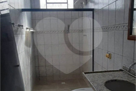 Casa térrea para venda, com 3 dormitórios, sendo 1 suíte.