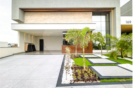 Casa Térrea – Condomínio Maria Cândida - 300 m² de terreno - 212 m² de área construída - 4 vagas de garagem, sendo 2 cobertas - Sala de jantar e estar integradas, com pé-direito duplo e cortina - 3 suítes com ar-condicionado, sendo 1 master com closet – planejado – Roupeiro – Escritório - Cozinha