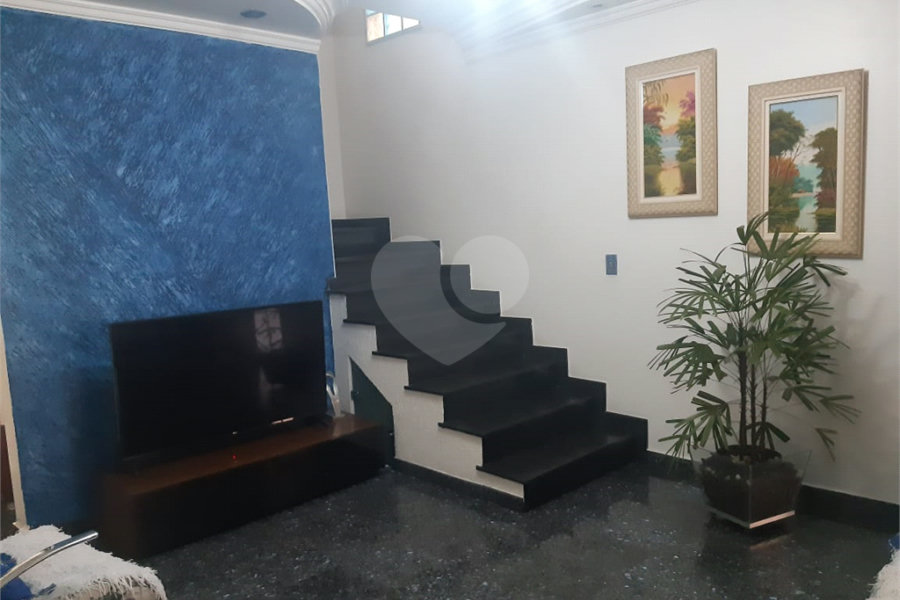 Sobrado à venda com 5 quartos, sendo 3 suítes, em Horto, São Paulo, SP