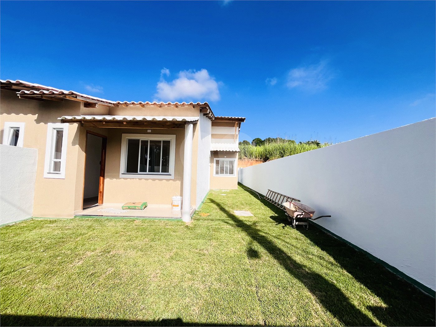 Casa à venda com 2 quartos, sendo 1 suíte, no condomínio Parque Guará, Rio de Janeiro - RJ