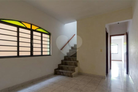 Sobrado à venda com 3 quartos, sendo 1 suíte, em Vila Vasconcelos, São Paulo, SP