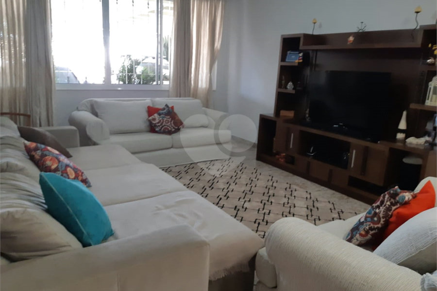 Sobrado à venda com 3 quartos, sendo 1 suíte, em Vila Romero, São Paulo, SP