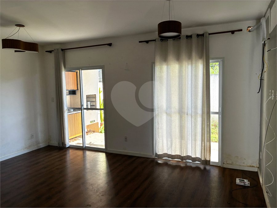 Casa para alugar com 3 quartos, sendo 1 suíte,  no condomínio Bella Roma, São Roque - SP