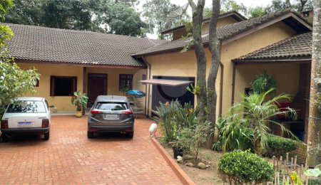 Casa à venda ou para alugar com 3 suítes no condomínio Alpes da Cantareira, Mairiporã - SP