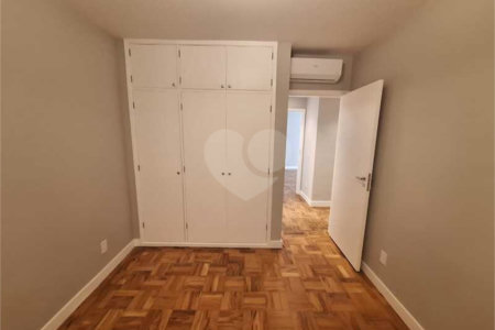 Apartamento à venda com 3 quartos, sendo 1 suíte, em Itaim Bibi, São Paulo, SP