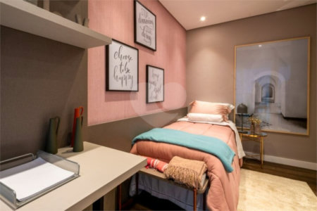 Apartamento à venda com 3 quartos, sendo 2 suítes, em Moema, São Paulo, SP