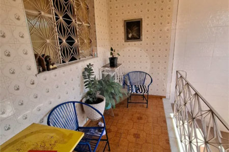 Ó TIMO CASA COM 3 QUARTOS E TERRAÇO EM CONTOMINIO FECHADO