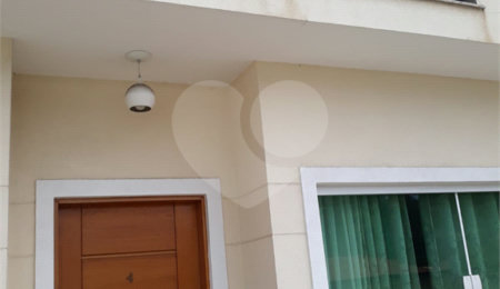 Casa à venda com 3 quartos, sendo 1 suíte,  no condomínio Residencial Canarinho, São Paulo - SP