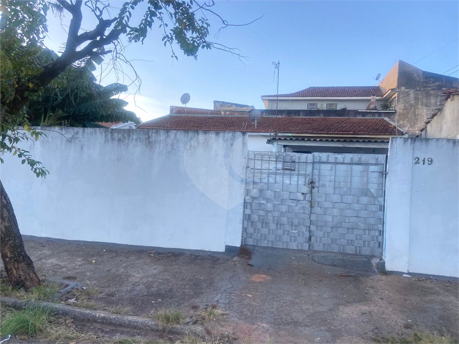 Casa à venda com 2 quartos em Jardim Pinheiros (vila Xavier), Araraquara, SP