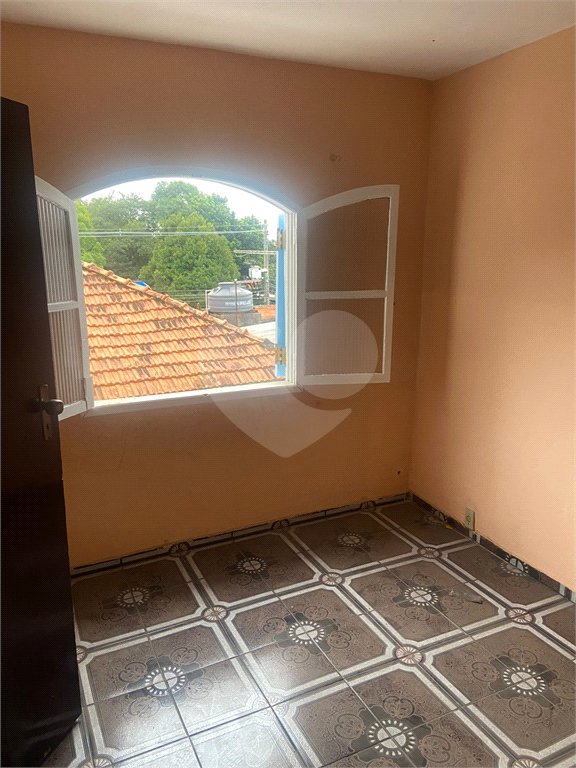 Sobrado à venda com 4 quartos, sendo 2 suítes, em Vila Ruth, Poá, SP