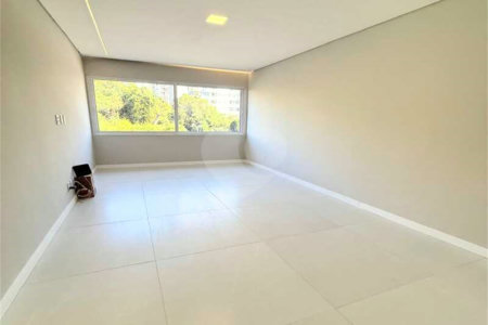 Apartamento à venda com 3 quartos, sendo 1 suíte, em Laranjeiras, Rio de Janeiro, RJ
