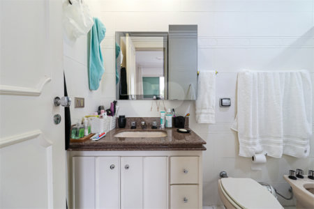 Apartamento à venda com 4 quartos, sendo 2 suítes, em Vila Morumbi, São Paulo, SP