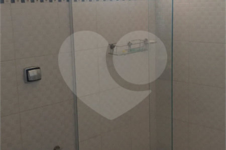 Casa à venda ou para alugar com 3 quartos, sendo 1 suíte, em Parque das Colinas, Valinhos, SP