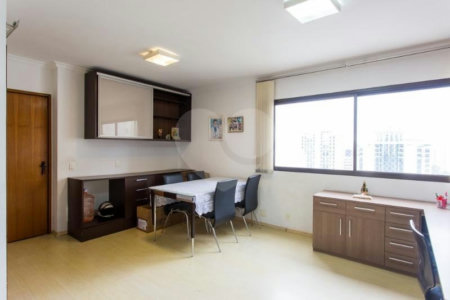 Apartamento à venda com 2 quartos, sendo 1 suíte, em Moema, São Paulo, SP