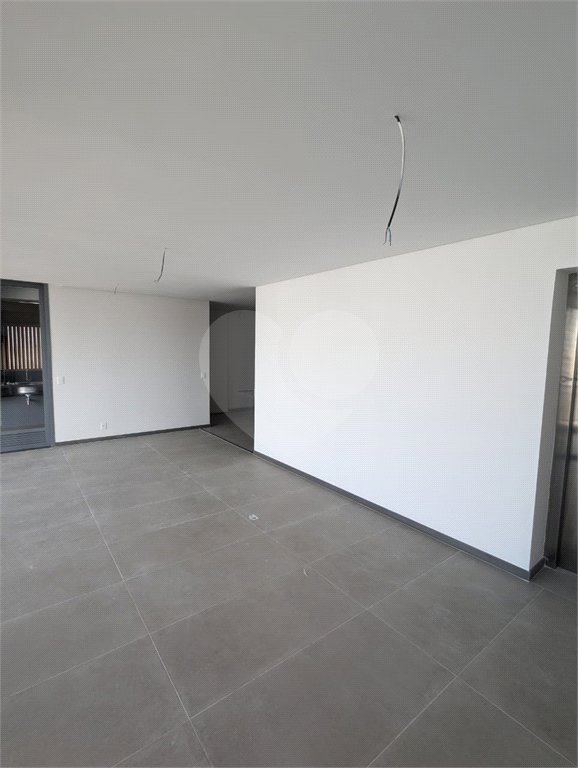 Apartamento à venda com 3 quartos, sendo 2 suítes, em Jardim das Acácias, São Paulo, SP