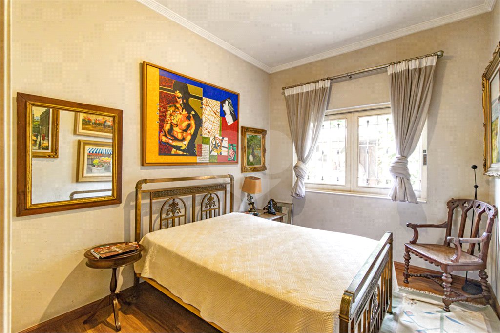 Casa Térrea à venda com 4 quartos, sendo 2 suítes, em Jardim Europa, São Paulo, SP