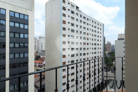 Apartamento à venda com 2 quartos, sendo 1 suíte,  em Vila Uberabinha, São Paulo, SP