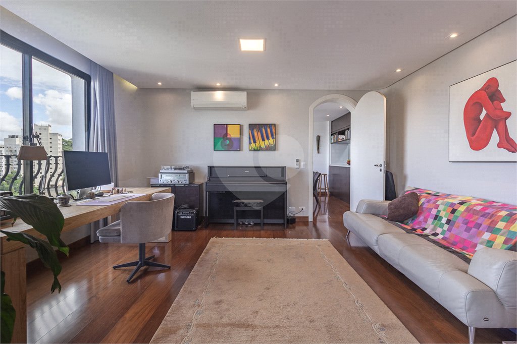Apartamento à venda com 4 quartos, sendo 2 suítes,  em Jardim Parque Morumbi, São Paulo, SP