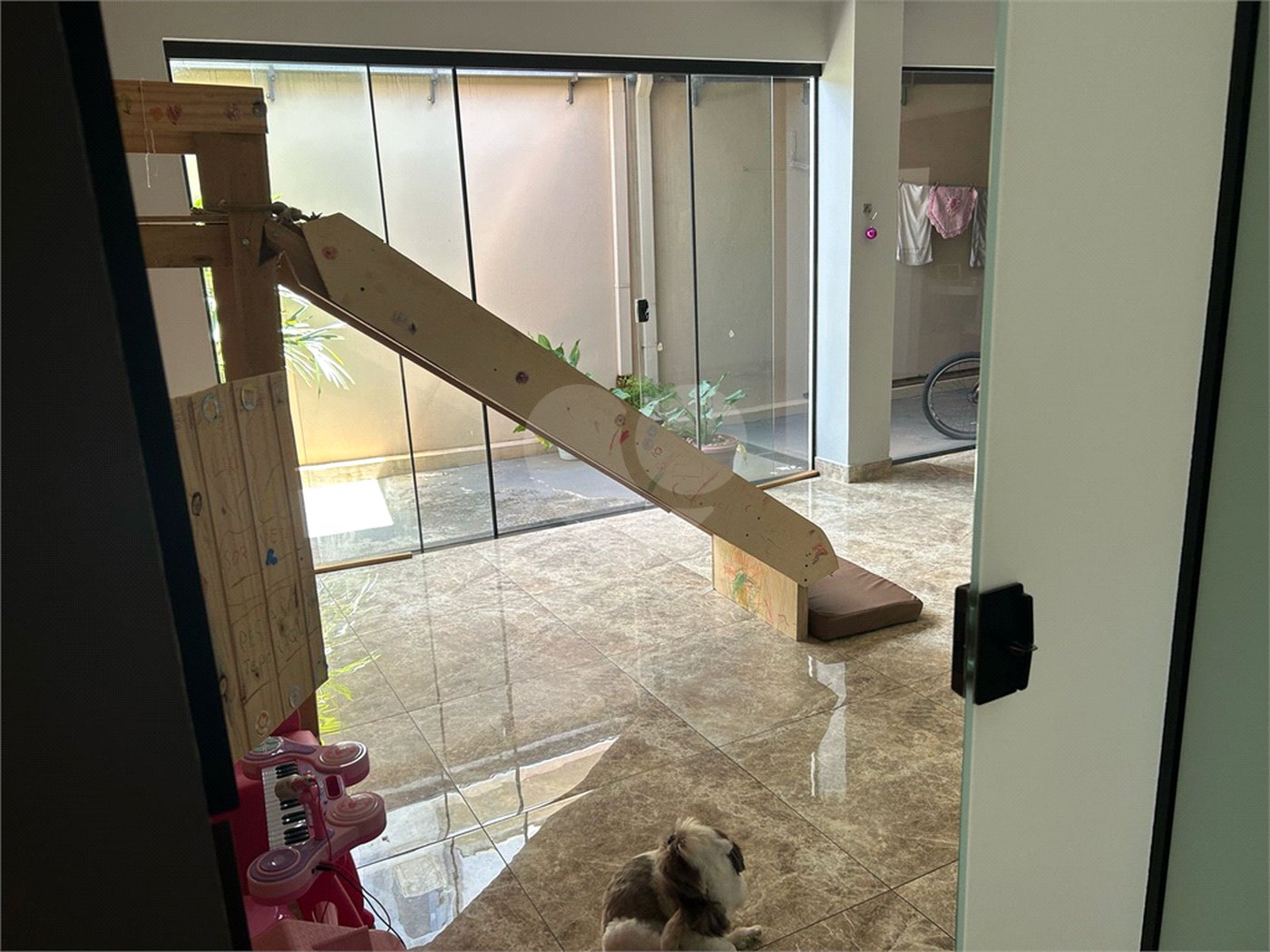 Casa à venda com 3 quartos, sendo 2 suítes, em Jardim de Cresci, São Carlos, SP