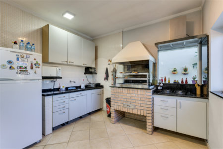 Sobrado à venda com 4 suítes em Interlagos, São Paulo, SP