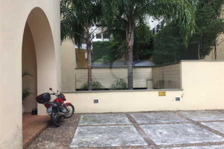 Apartamento à venda com 3 suítes em Vila Suzana, São Paulo, SP