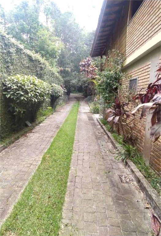 Casa à venda com 5 quartos, sendo 1 suíte, em Mantiqueira, Mairiporã, SP