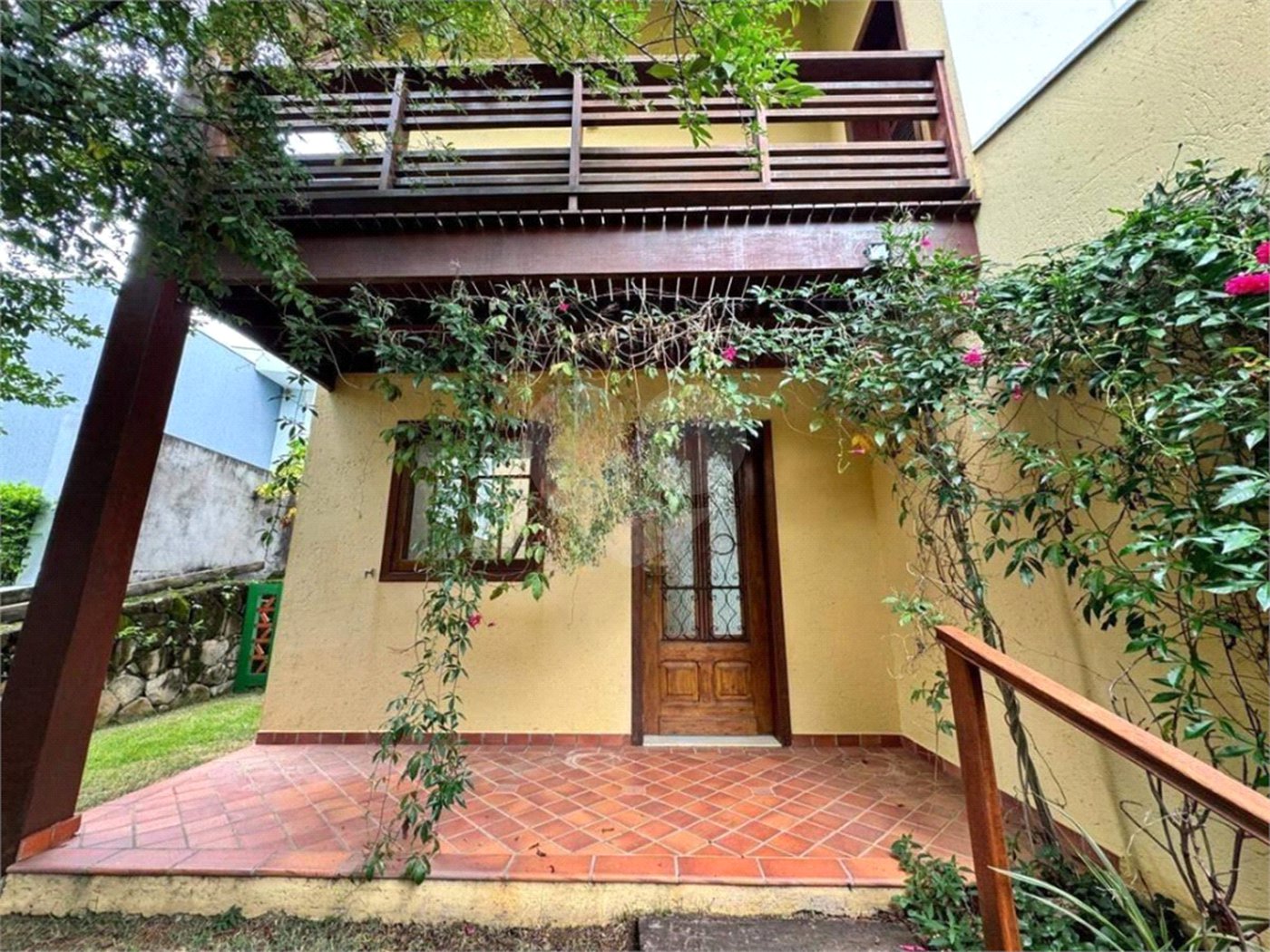 Casa à venda com 3 quartos, sendo 1 suíte,  no condomínio Residencial Recanto dos Paturis, Vinhedo - SP