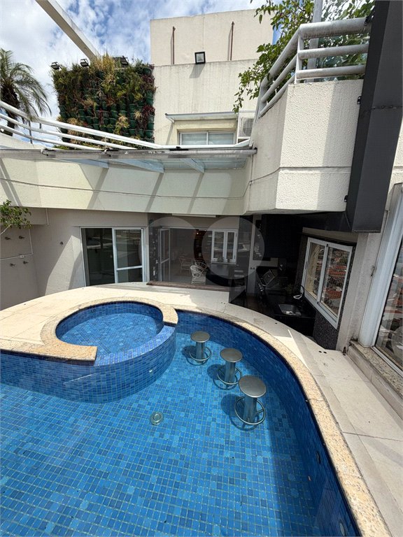 Triplex à venda com 4 suítes em Santa Teresinha, São Paulo, SP