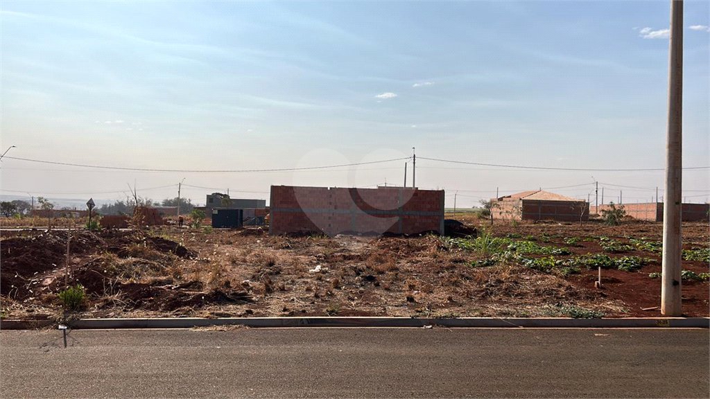 Terreno à venda no condomínio Loteamento Bella Cravinhos, Cravinhos - SP