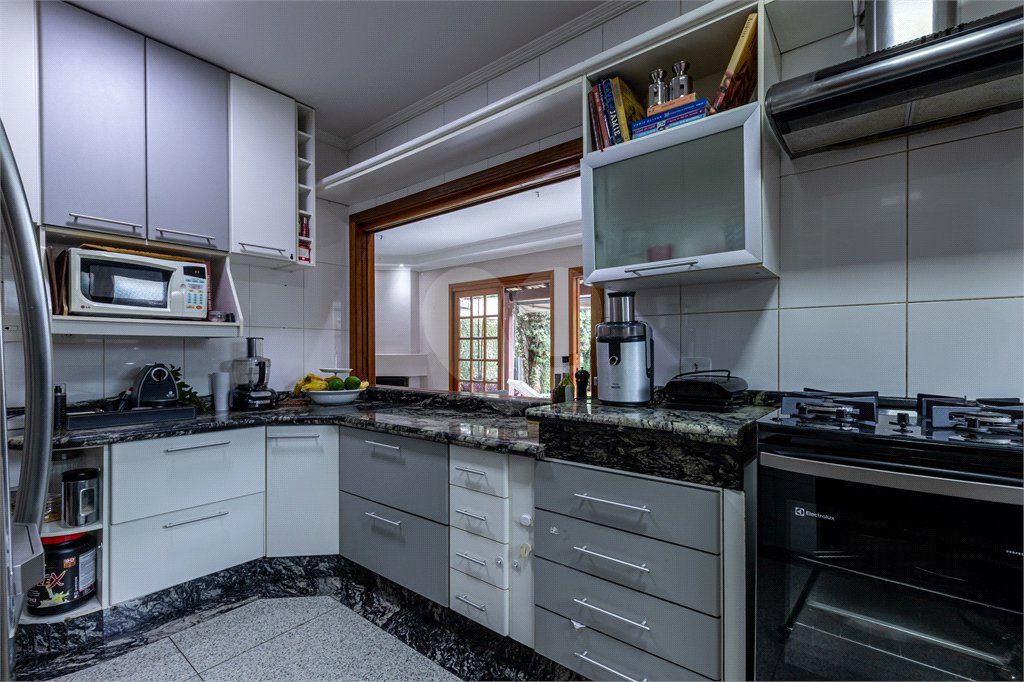 Casa à venda com 4 quartos, sendo 2 suítes,  no condomínio Los Alámos, São Paulo - SP
