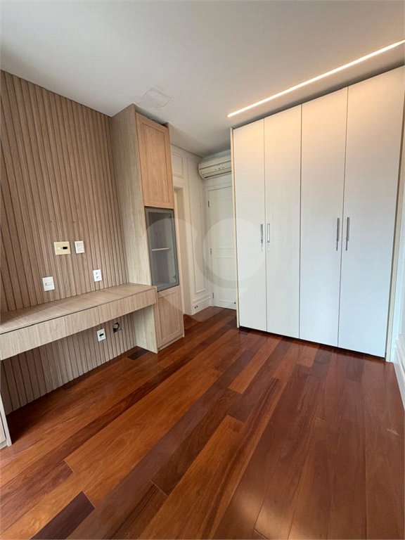 Apartamento à venda com 4 quartos, sendo 3 suítes, em Itaim Bibi, São Paulo, SP