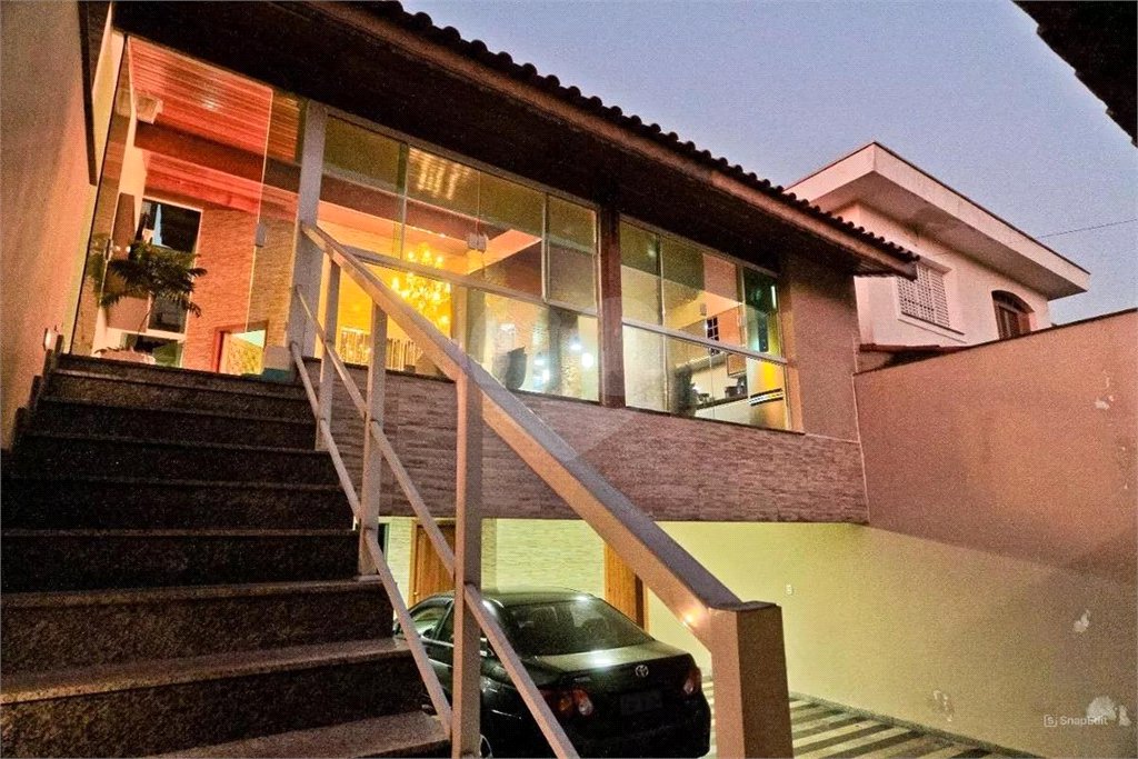 Sobrado 3 dormito´rios sendo 3 sui´tes, uma master com hidromassagem