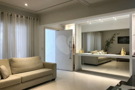 Casa à venda com 3 suítes em Santana, São Paulo, SP