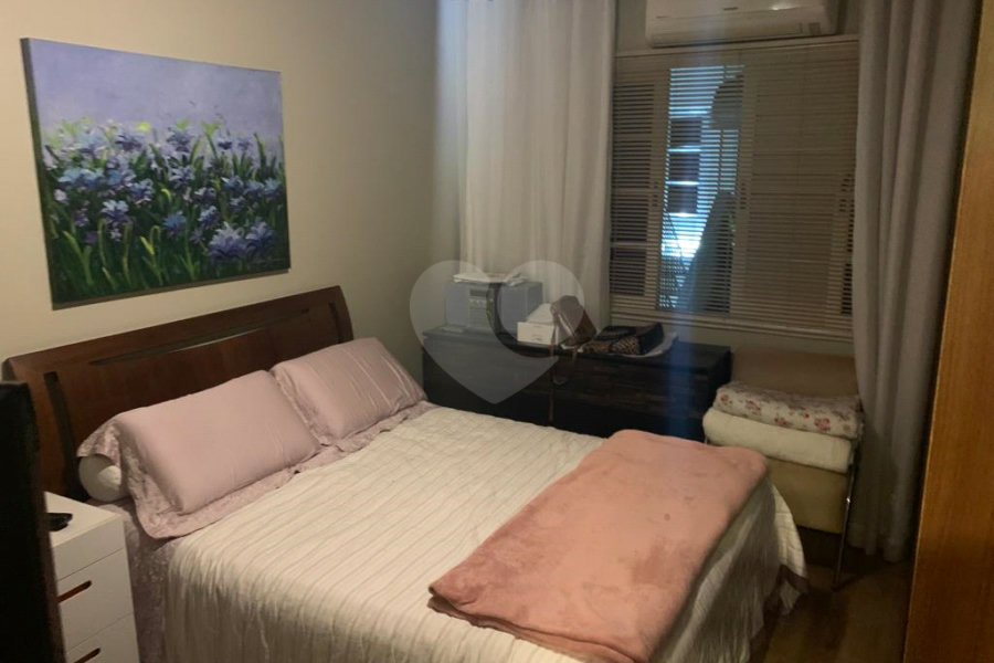 Sobrado à venda com 4 quartos, sendo 1 suíte, em Parada Inglesa, São Paulo, SP