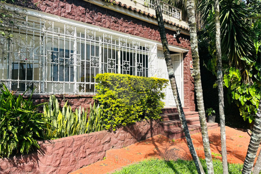 Casa à venda com 4 quartos, sendo 1 suíte, em Jardim São Bento, São Paulo, SP