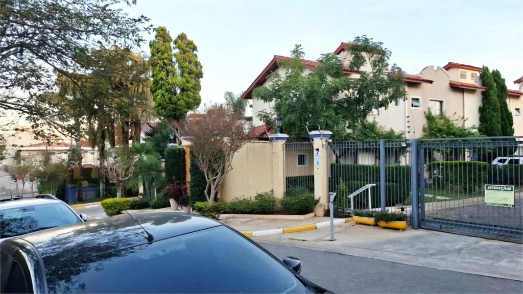 Casa à venda com 3 quartos, sendo 1 suíte, no condomínio Villas de São Francisco I, São Paulo - SP