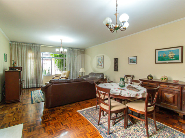 Casa à venda com 3 quartos, sendo 1 suíte,  em Chácara Santo Antônio, São Paulo, SP