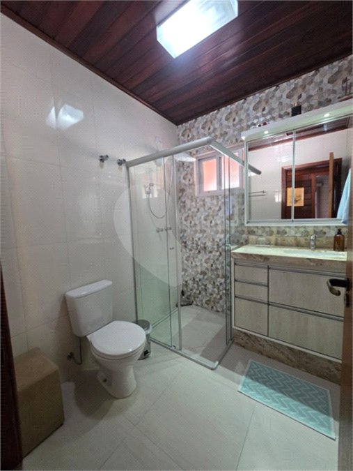 Casa à venda com 3 quartos, sendo 1 suíte, no condomínio Estância Marambaia, Vinhedo - SP
