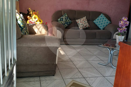 Sobrado à venda com 4 quartos em Vila Correa, Ferraz de Vasconcelos, SP