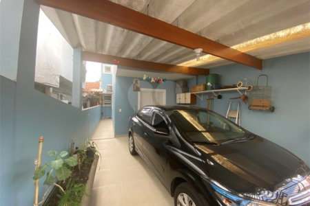 Sobrado à venda com 3 quartos em Parada Inglesa, São Paulo, SP