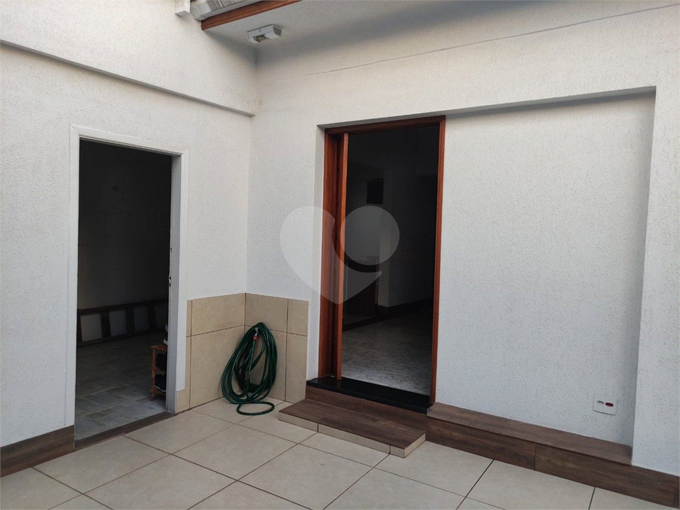 Casa à venda com 2 quartos, sendo 1 suíte, em Indianópolis, São Paulo, SP