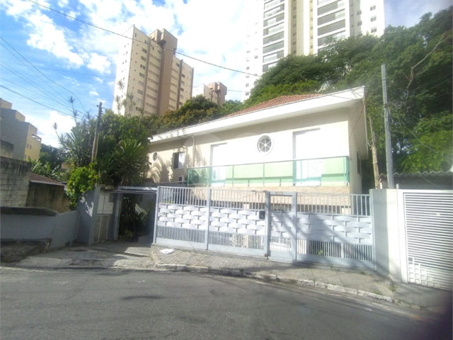 Casa à venda com 10 quartos, sendo 1 suíte,  em Santa Teresinha, São Paulo, SP