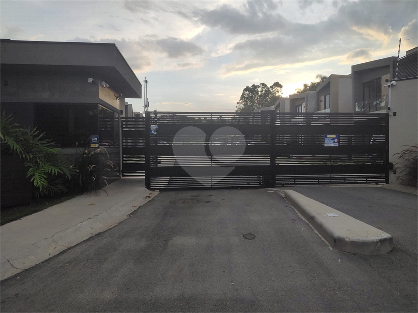 Casa à venda com 2 suítes no condomínio Vue 26, Atibaia - SP