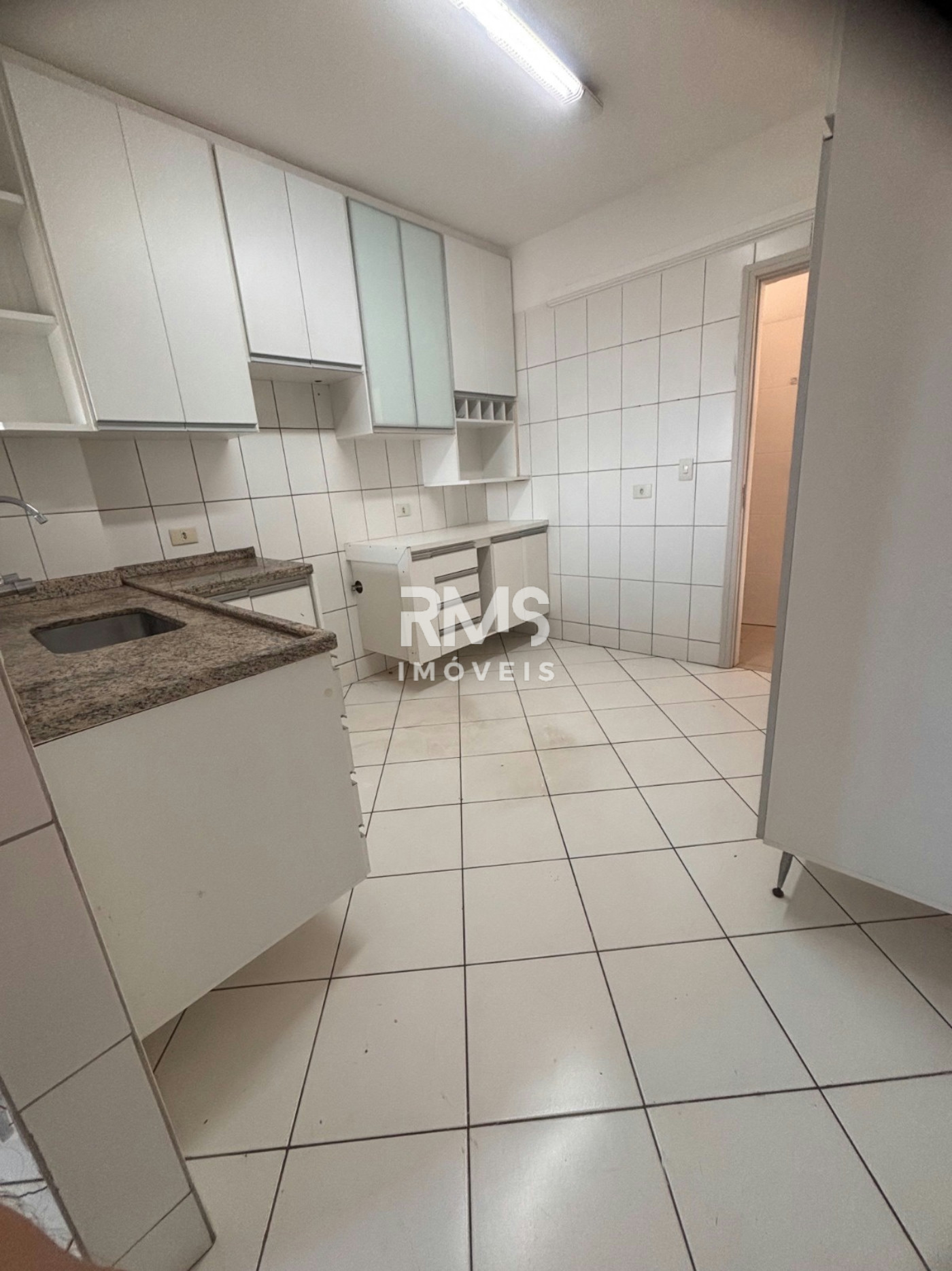 Apartamento à venda ou para alugar com 3 quartos, sendo 1 suíte,  em Vila São José, Itu, SP